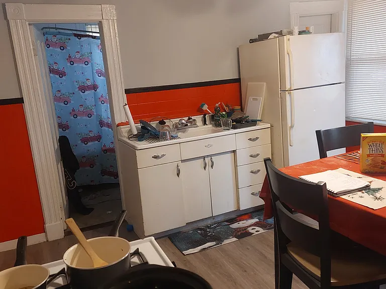 47 Golden Hill St #1 — Photo 4