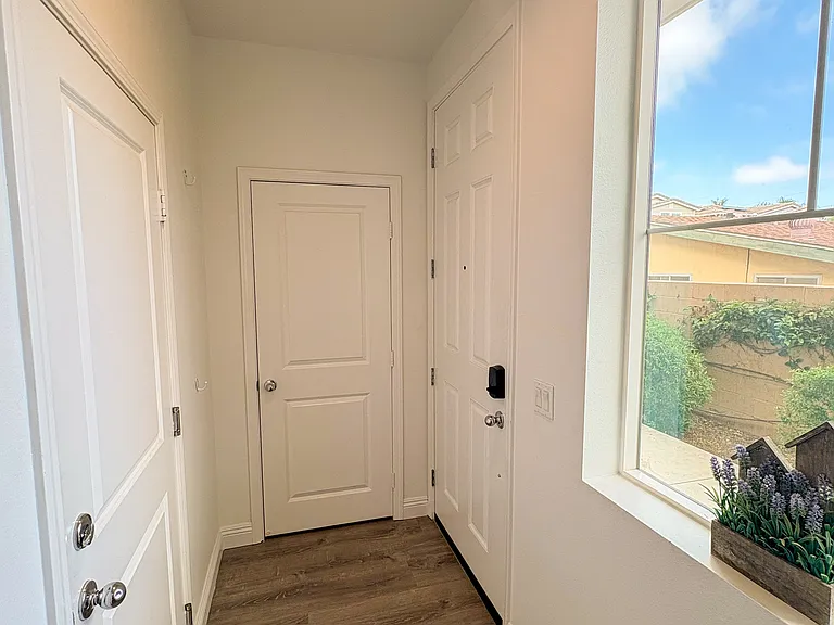 Finch Ln — Photo 24