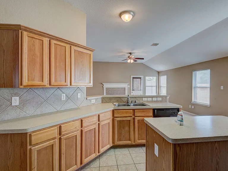 25206 Pepper Ridge Ln — Photo 16
