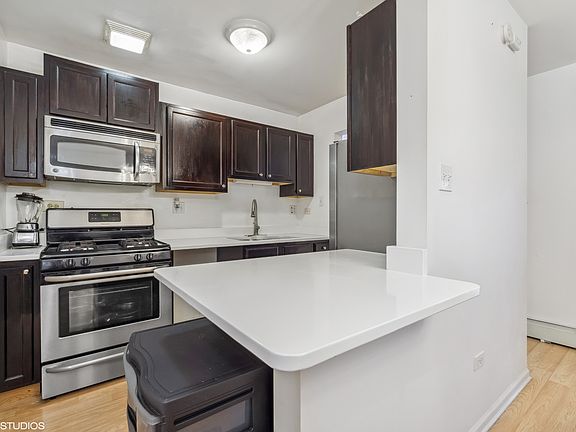 5th image of 931 Jonathon Ct APT 107