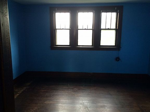 4th image of 1800 4th St