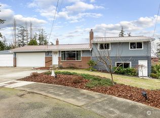 901 NE Netlam Ln, Oak Harbor, WA