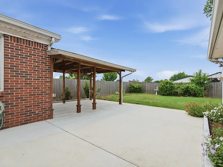 4972 S Madison Ave — Photo 18