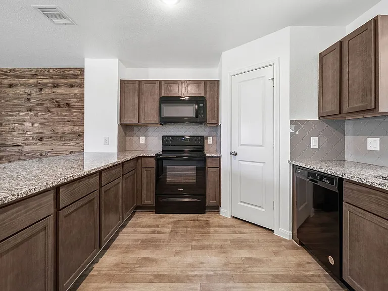 16842 Marie Village Dr — Photo 8