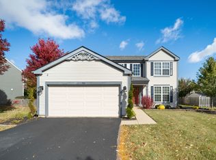 732 Suncrest Dr, Aurora, IL 60506