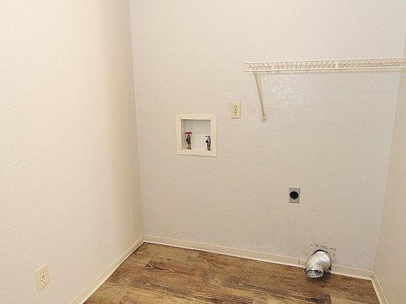 4th image of 4833 W Targee St