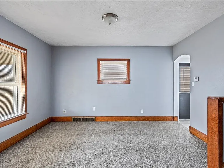 1339 Vane Ave — Photo 6