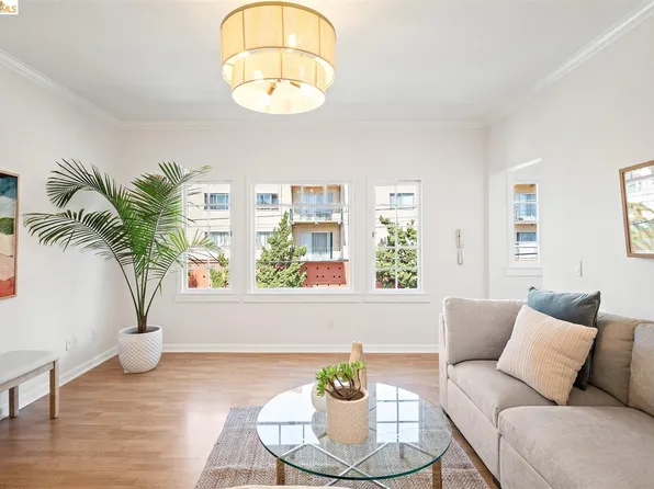 245 29th St APT 4, Oakland, CA 94611
