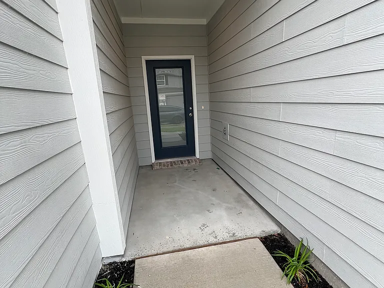 1325 Lake Alpine Trl — Photo 2