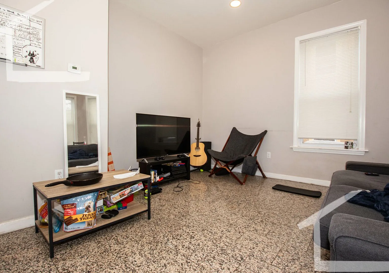 Charming 4 Bedroom-No Broker Fee — Photo 2