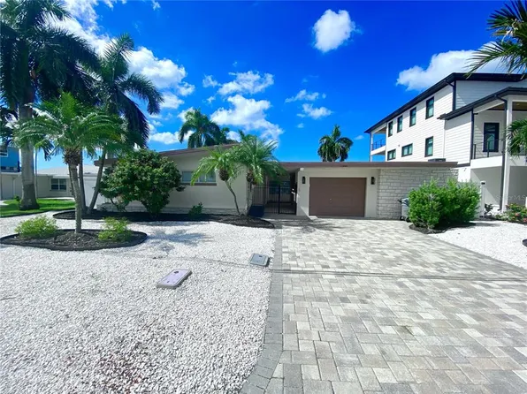 11440 4th St E, Treasure Island, FL 33706
