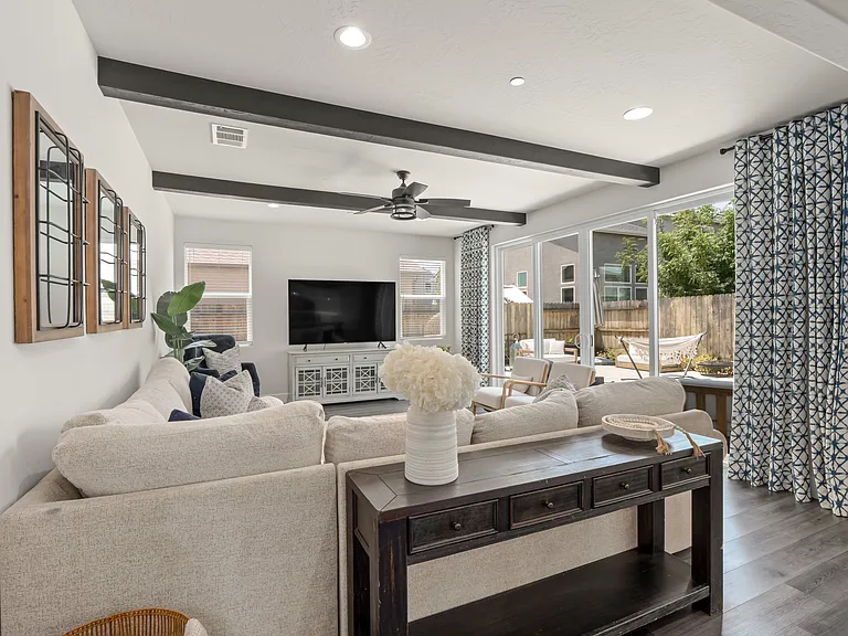 Celeste Ave — Photo 12
