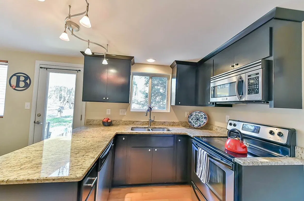 2 bed, 1027 sqft, $1,500 — Photo 2