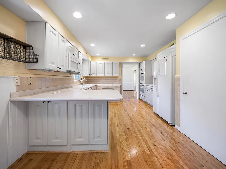 7829 Concord Hills Ln — Photo 8