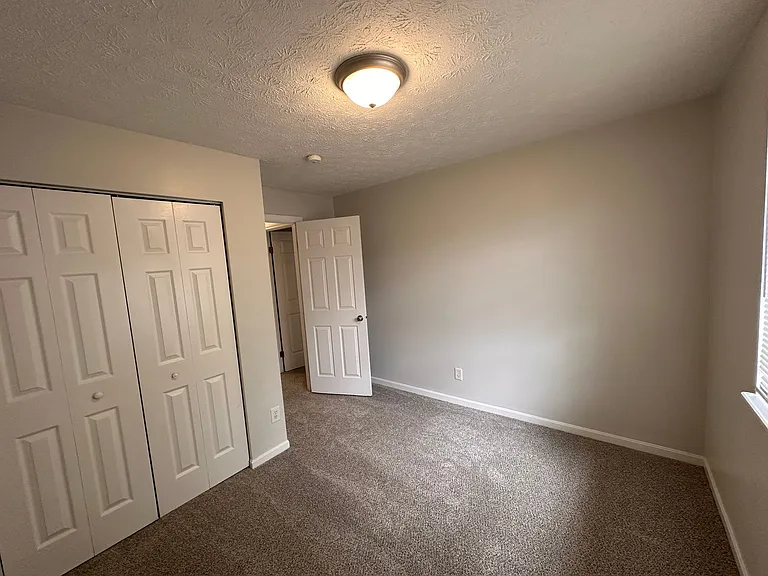 11029 Amburg Ct — Photo 6