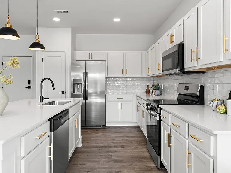 175 W Black St #201 — Photo 8