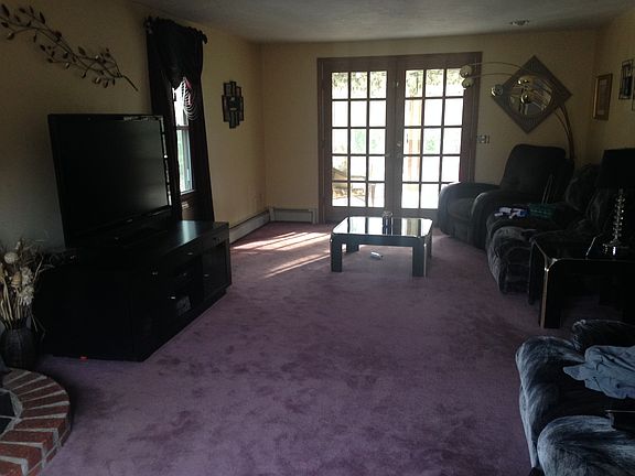 Living room (right side)