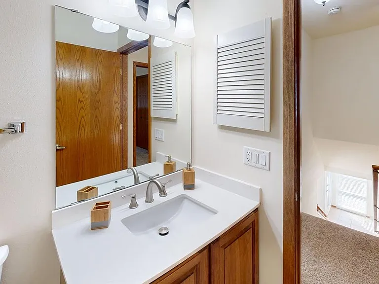 Sauk Creek Apartments — Photo 18