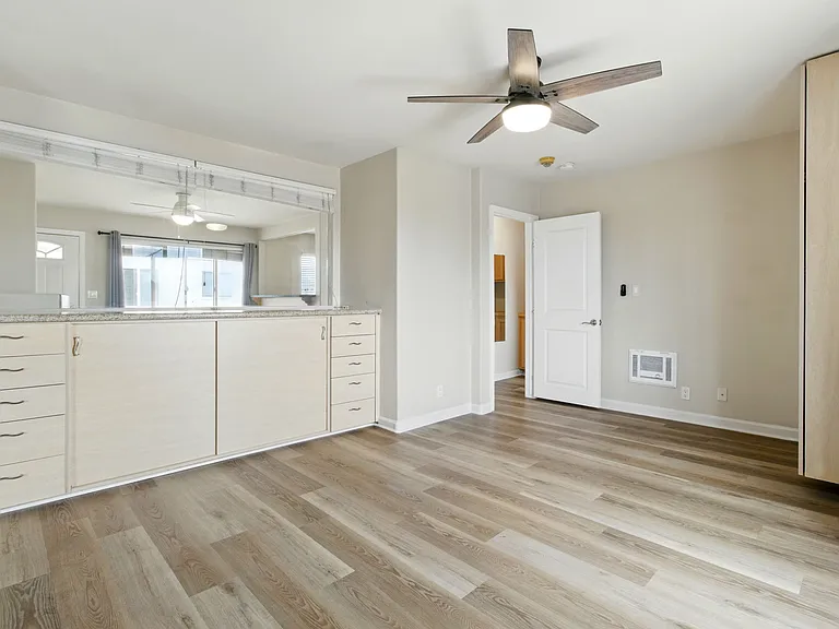 2123 Garnet Ave #5 — Photo 17