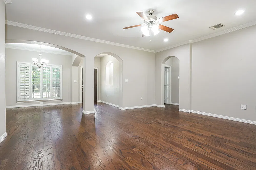 3 bed, 2.0 bath, 1718 sqft, $2,270 — Photo 4