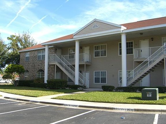2nd image of 104 Reserve 208 Cir