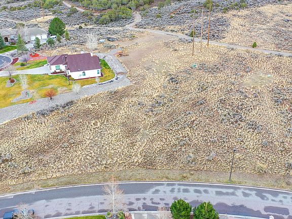 3rd image of 571 Battlement Creek Trl