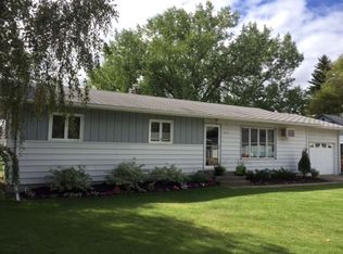 516 5th St SE, Rugby, ND 58368