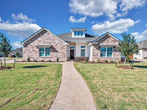 821 Gallant Fox Rd, Hewitt, TX 76643