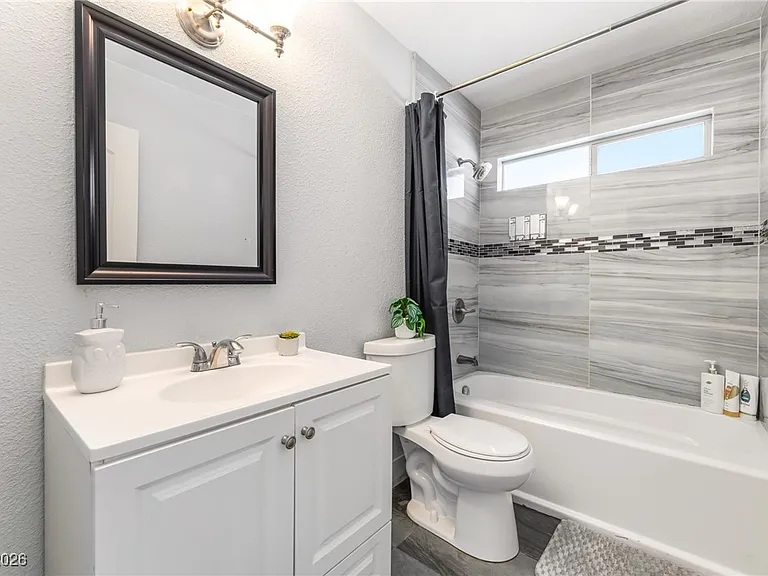 2419 Vegas Valley Dr — Photo 30