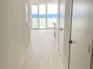 3900 Confederation Pkwy #3807, Mississauga, ON L5B 0K7