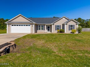 113 Cherry Grove Dr, Richlands, NC 28574