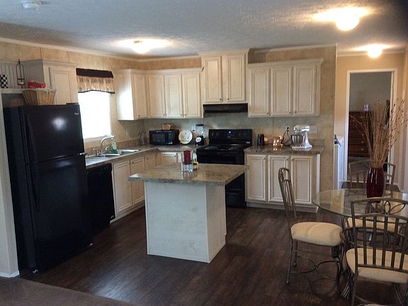 5th image of 56 Louise Ln