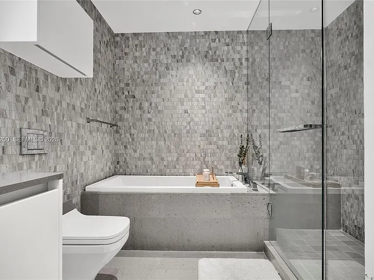 68 SE 6th St #2005 — Photo 17