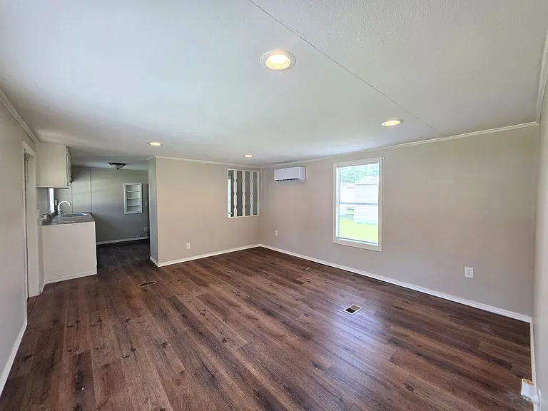 2821 Hillcrest Ave #7 — Photo 3