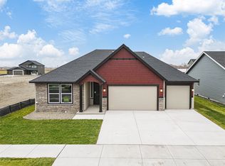 4736 W Junco St, Moses Lake, WA 98837