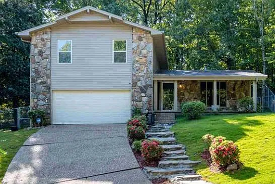 15 Breeds Hill Ct