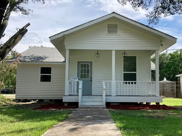 411 Michigan Ave, Port Allen, LA 70767