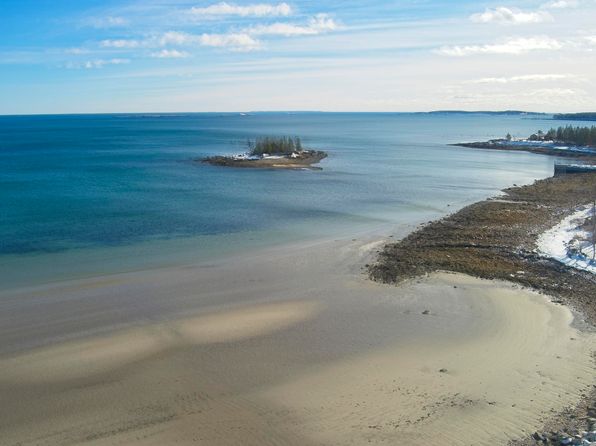 19 Crescent Beach Road, Owls Head, ME 04854
