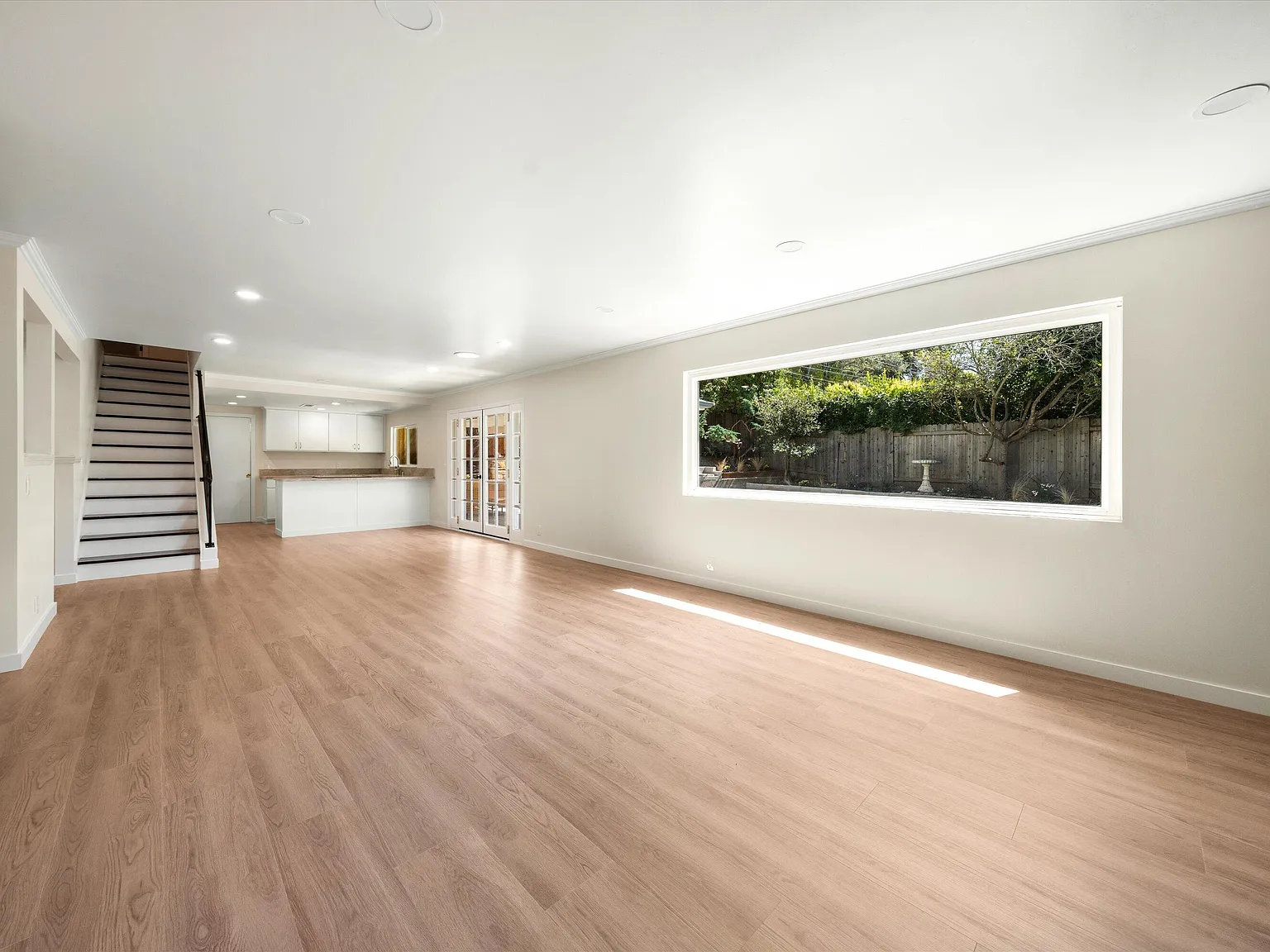5 bed, 2.5 bath, 2045 sqft, $6,900 — Photo 4