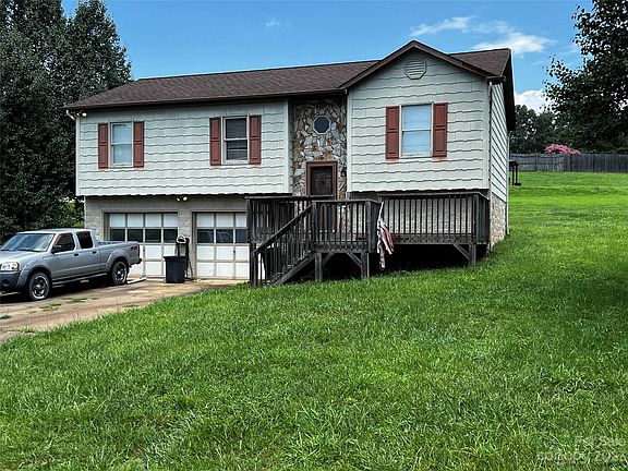 2nd image of 804 Southside Ct SW