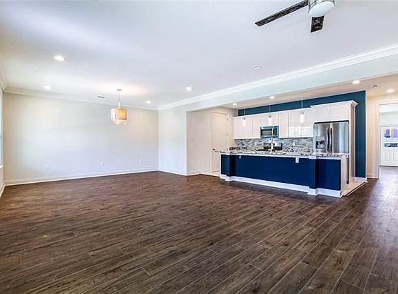 4th image of 2814 Seine St