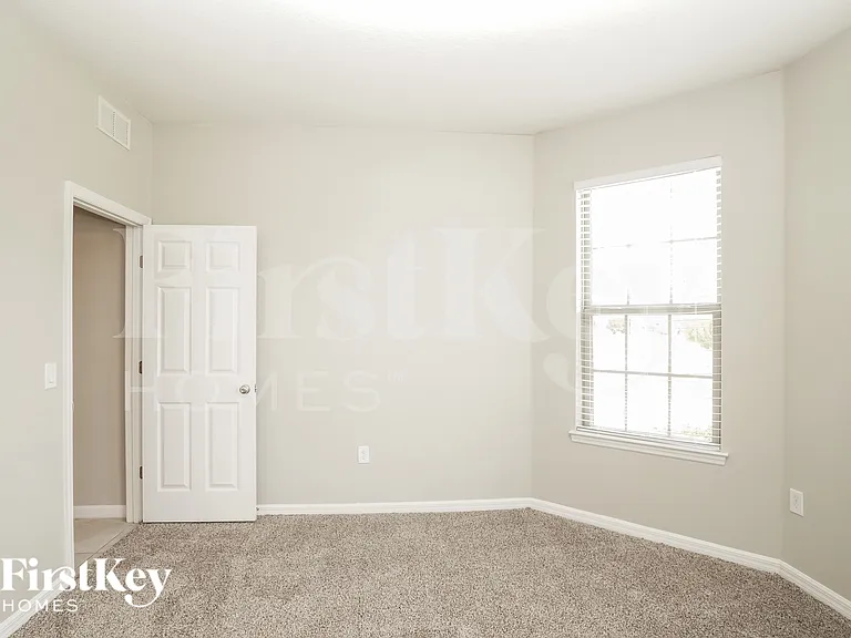 1869 Cayman Cove Cir — Photo 12