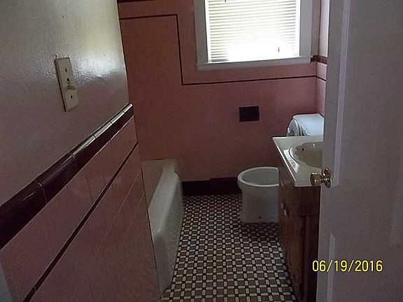 4th image of 50 Brown Ave