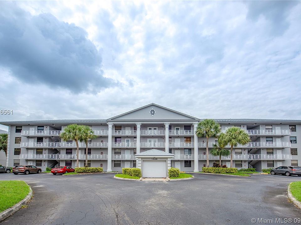 1st image of 1528 Whitehall Dr APT 206