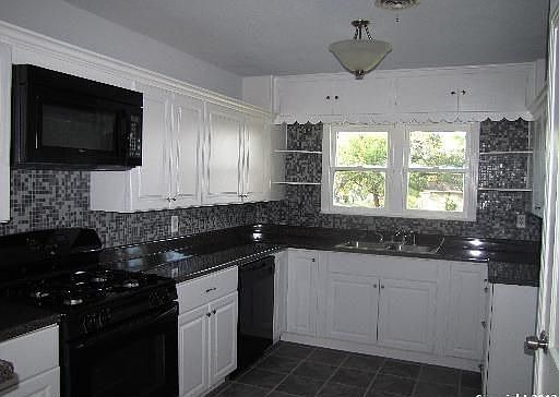 2nd image of 654 Bexar Dr