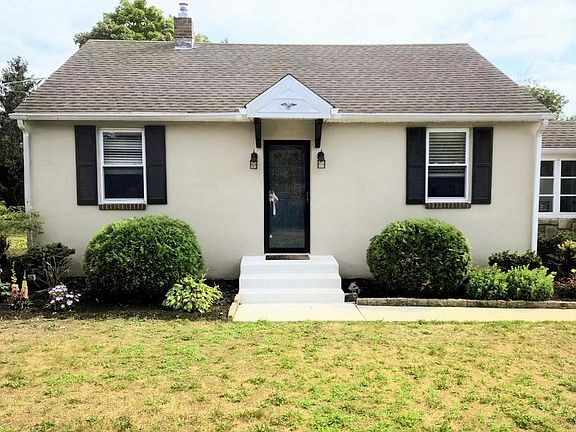 3rd image of 279 Russell Ave