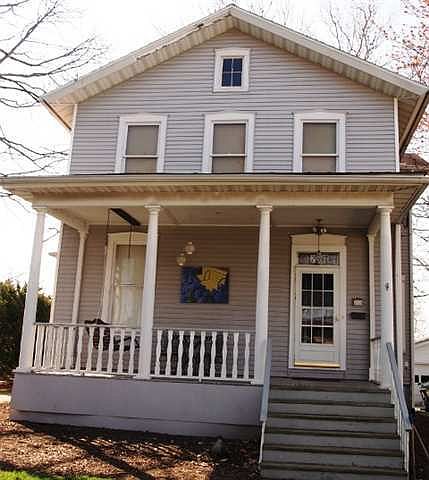 1st image of 703 Bell St