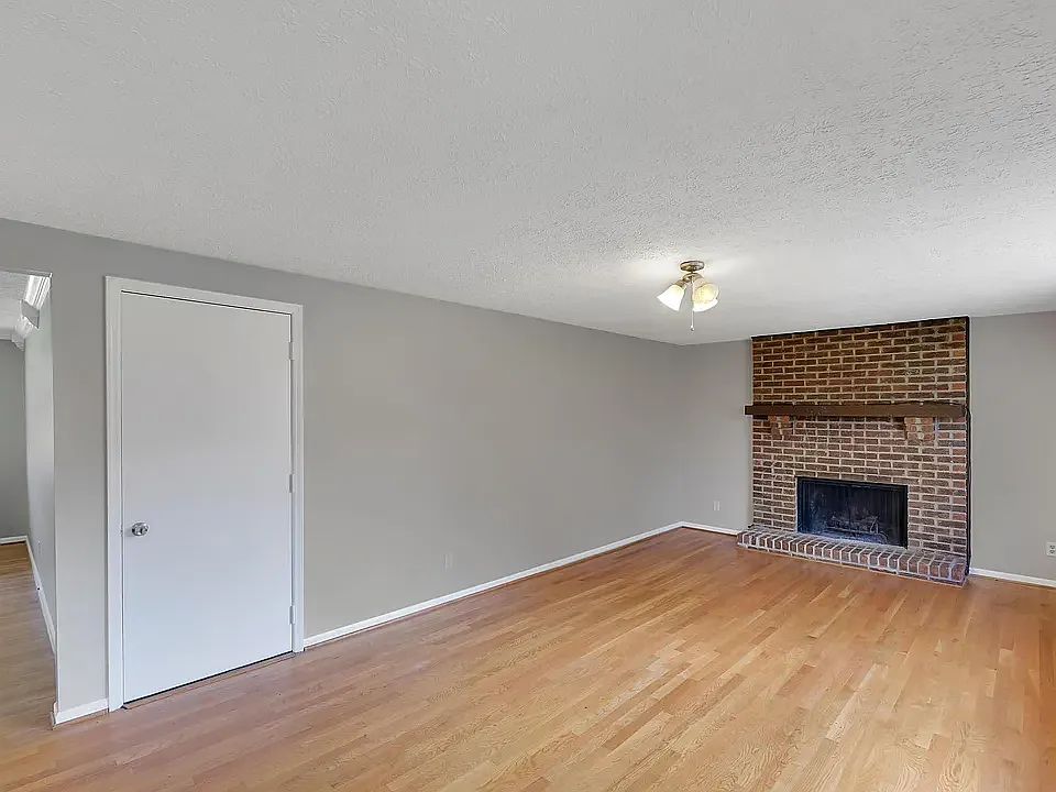 8307 Rosebowl Ct — Photo 4
