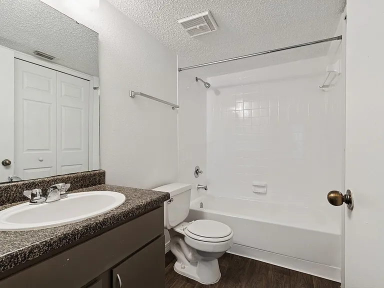 Northlake — Photo 19