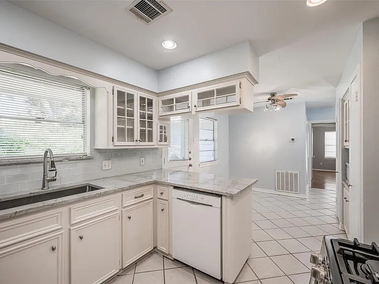 3322 Elmridge St — Photo 12